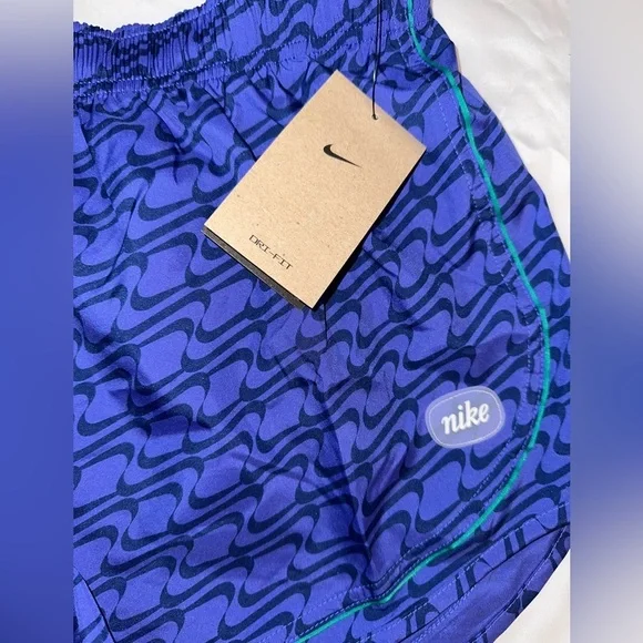 Womens Nike Running Shorts Size XL - Picture 3 of 6